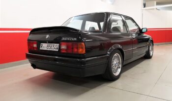 BMW 320 IS completo